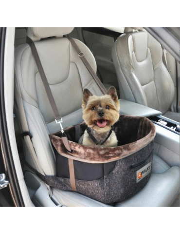 Chien souriant dans sac de transport de voiture